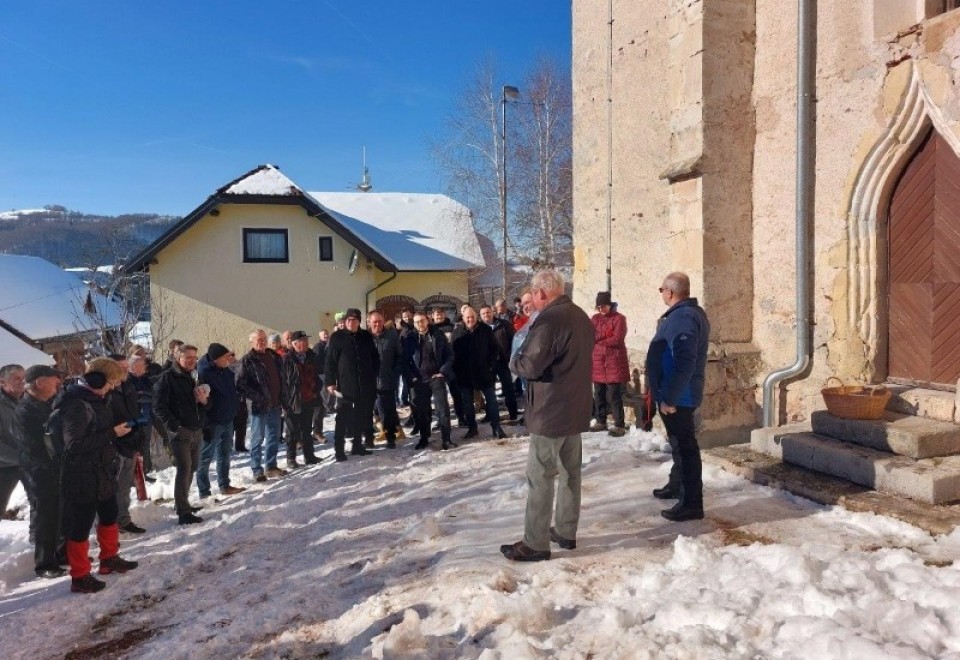 Maša na Brunku in licitacija krač